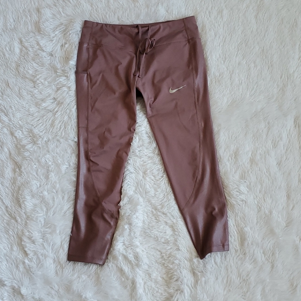 Nike -M -3/4 leggings